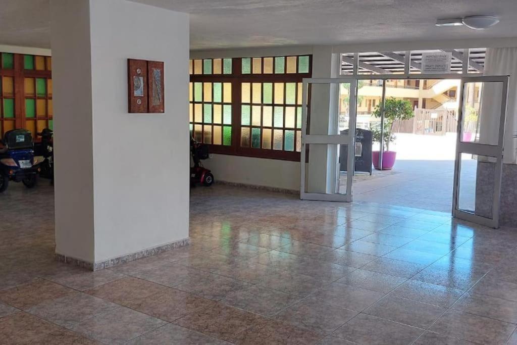 Cozy 2-Bed & Sofa-Bed Studio In Los Cristianos Los Cristianos  Exterior photo
