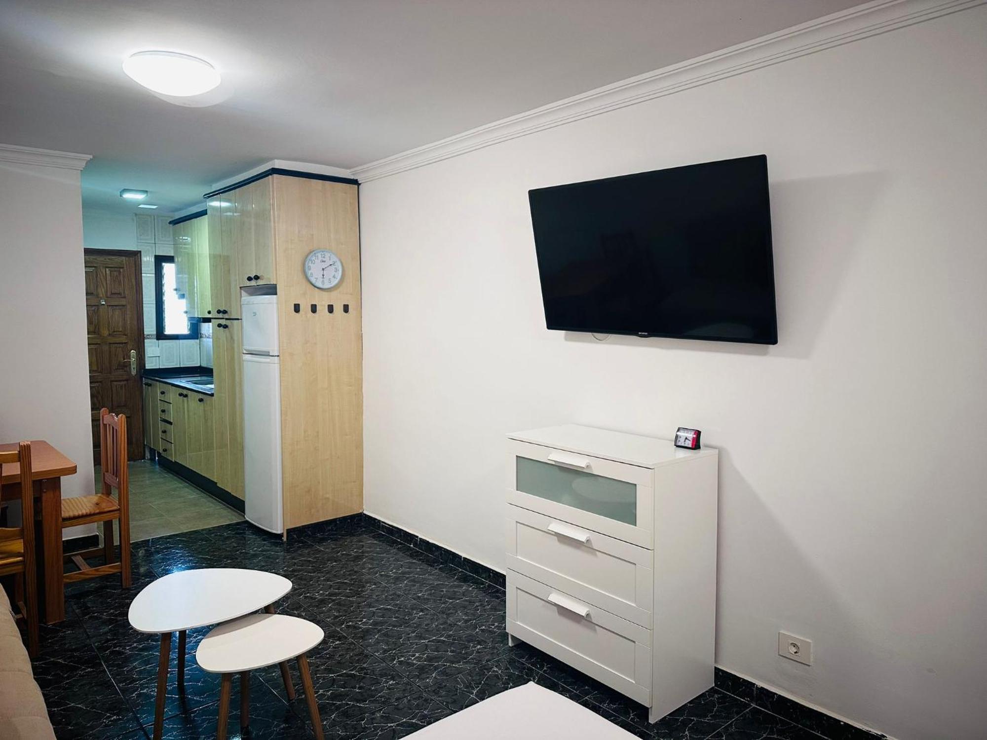 Cozy 2-Bed & Sofa-Bed Studio In Los Cristianos Los Cristianos  Exterior photo