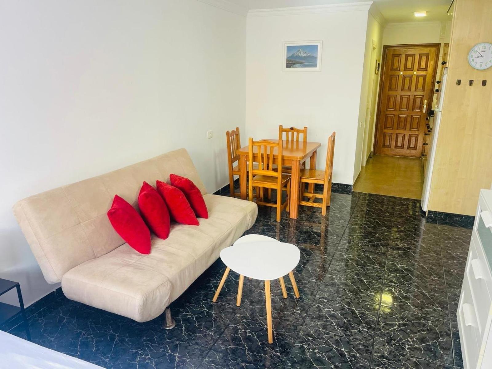 Cozy 2-Bed & Sofa-Bed Studio In Los Cristianos Los Cristianos  Exterior photo
